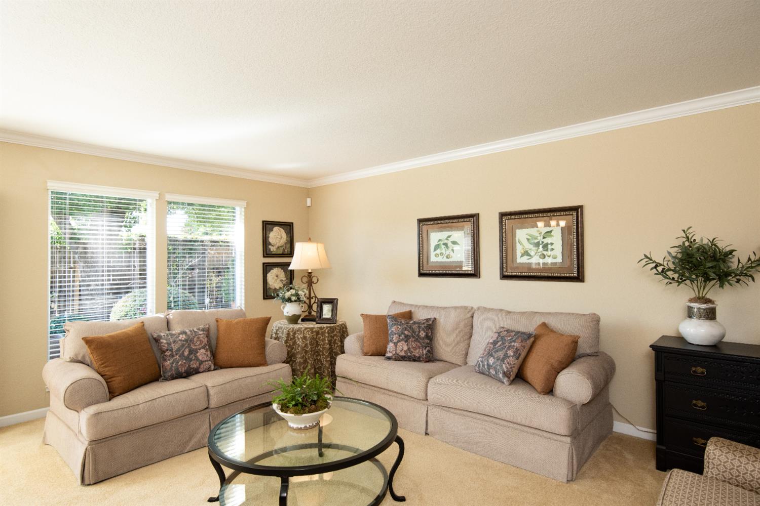 1904 Kendall Ave, Modesto, CA 95355