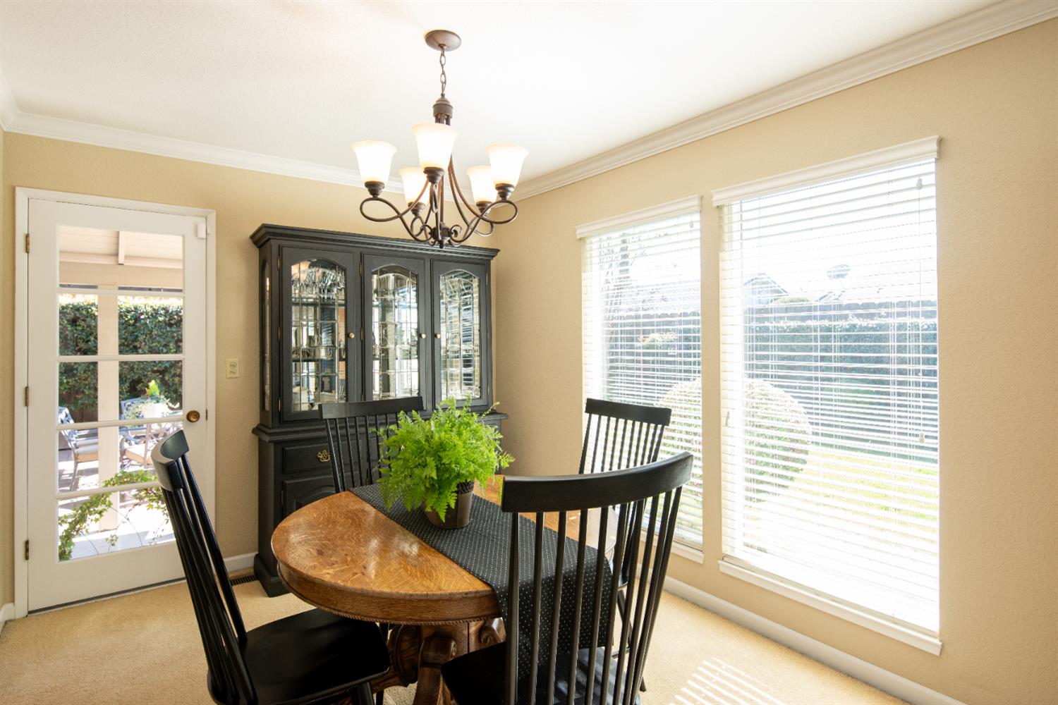 1904 Kendall Ave, Modesto, CA 95355