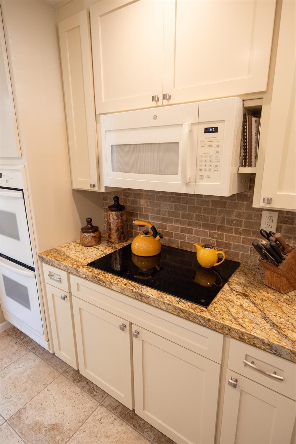 1904 Kendall Ave, Modesto, CA 95355