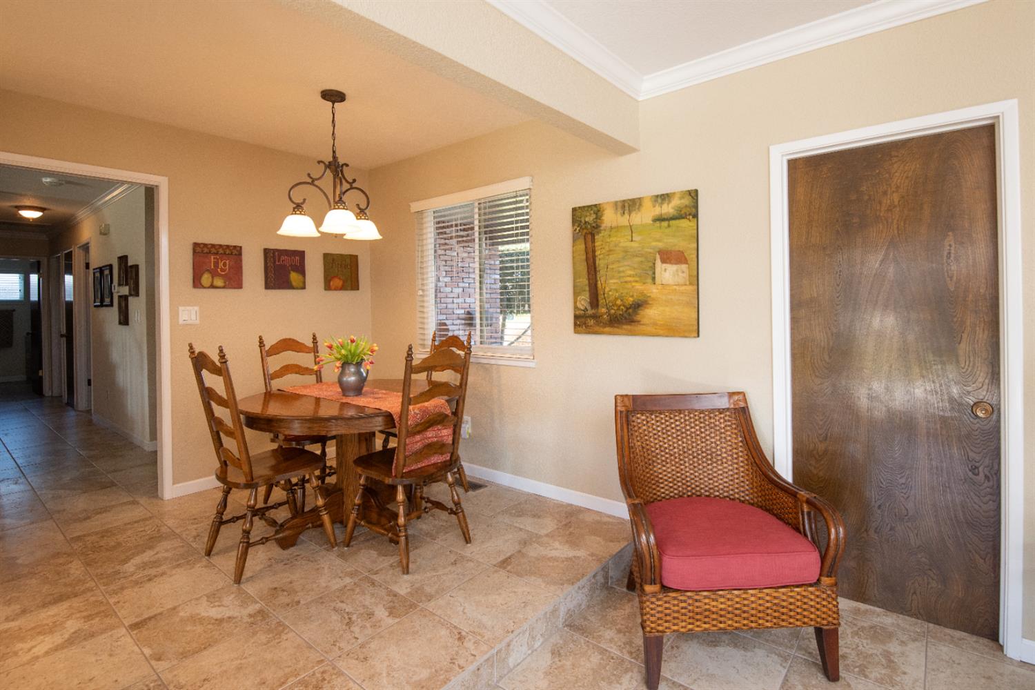 1904 Kendall Ave, Modesto, CA 95355