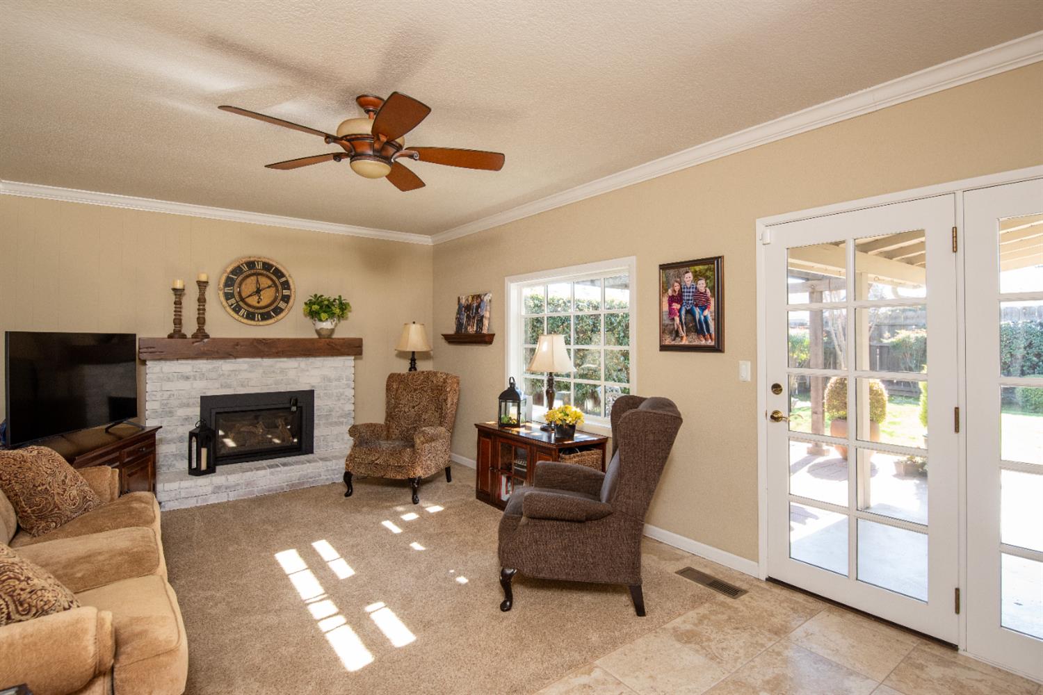 1904 Kendall Ave, Modesto, CA 95355