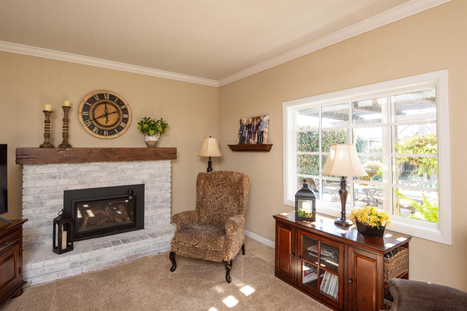 1904 Kendall Ave, Modesto, CA 95355