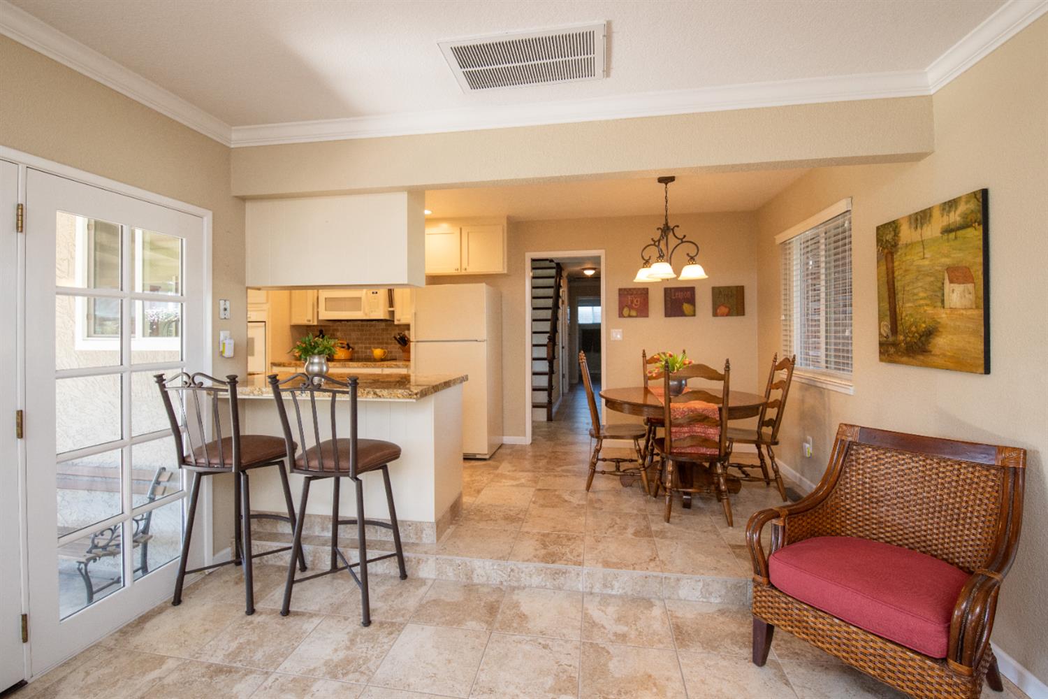 1904 Kendall Ave, Modesto, CA 95355