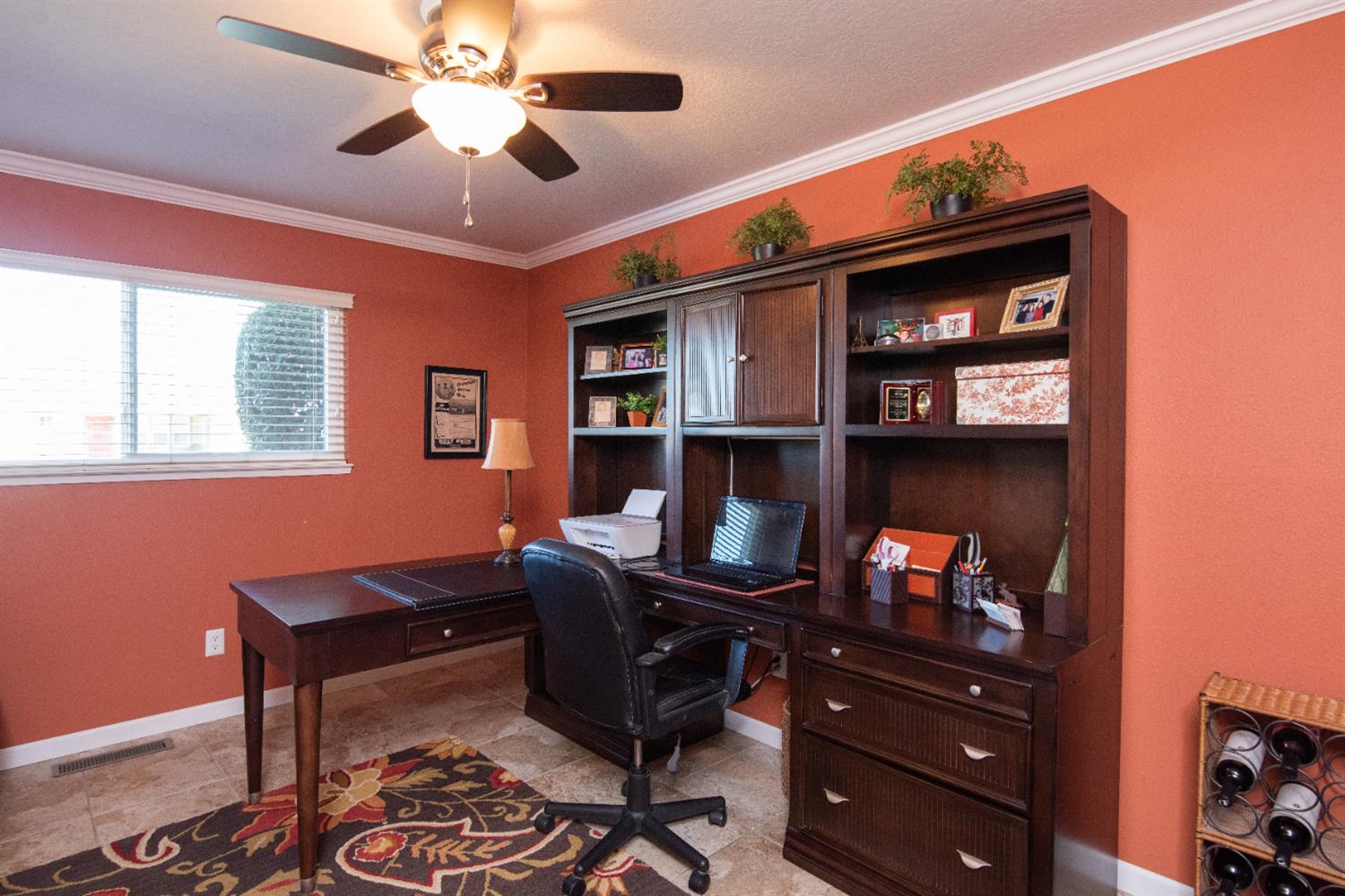 1904 Kendall Ave, Modesto, CA 95355