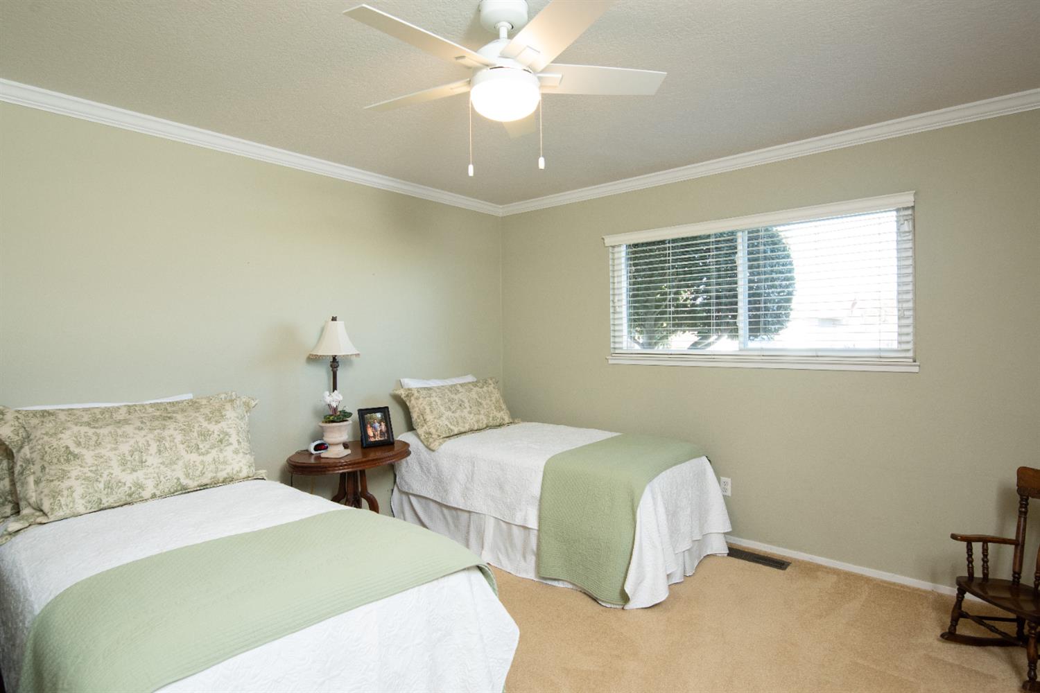 1904 Kendall Ave, Modesto, CA 95355