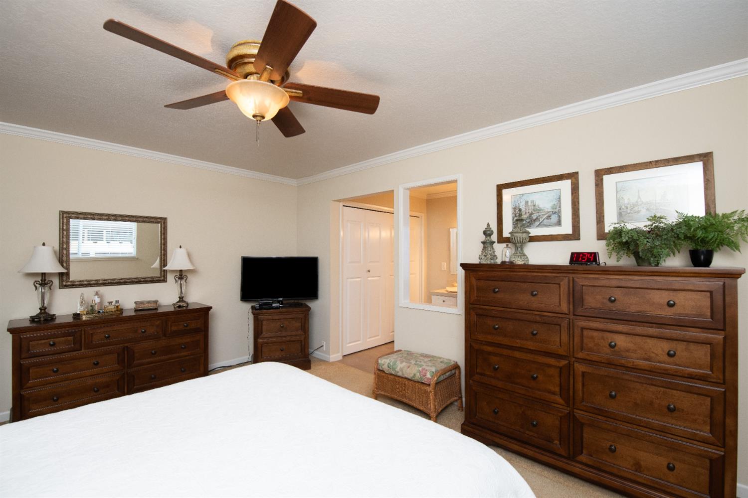 1904 Kendall Ave, Modesto, CA 95355