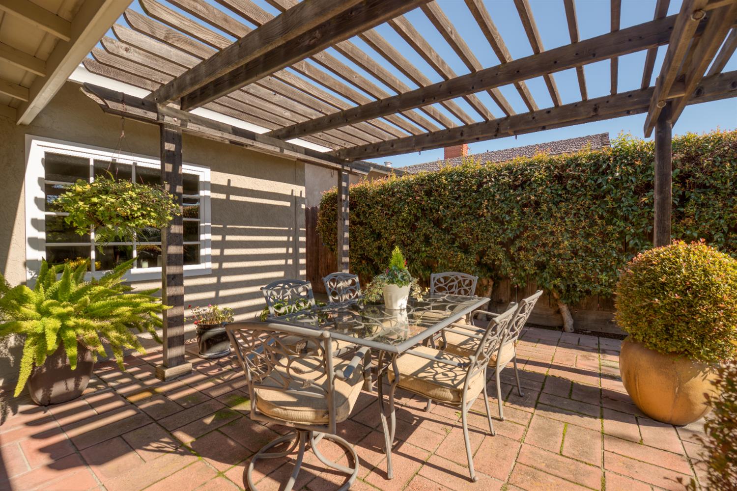 1904 Kendall Ave, Modesto, CA 95355