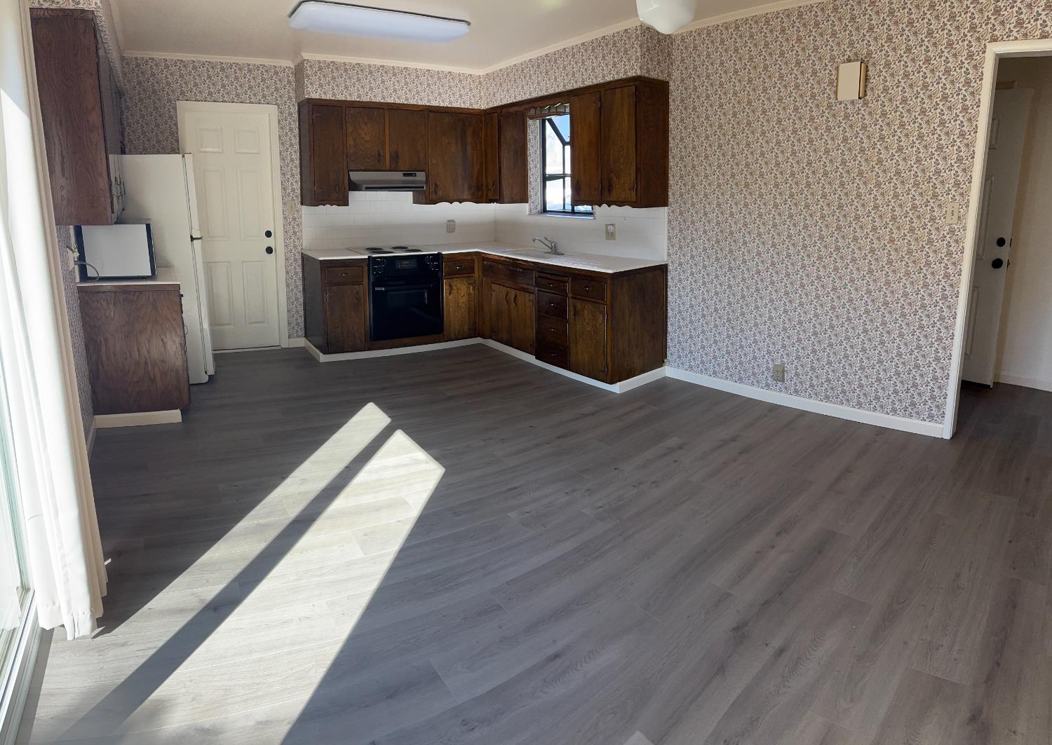 224 N Santa Ana St, Los Banos, CA 93635