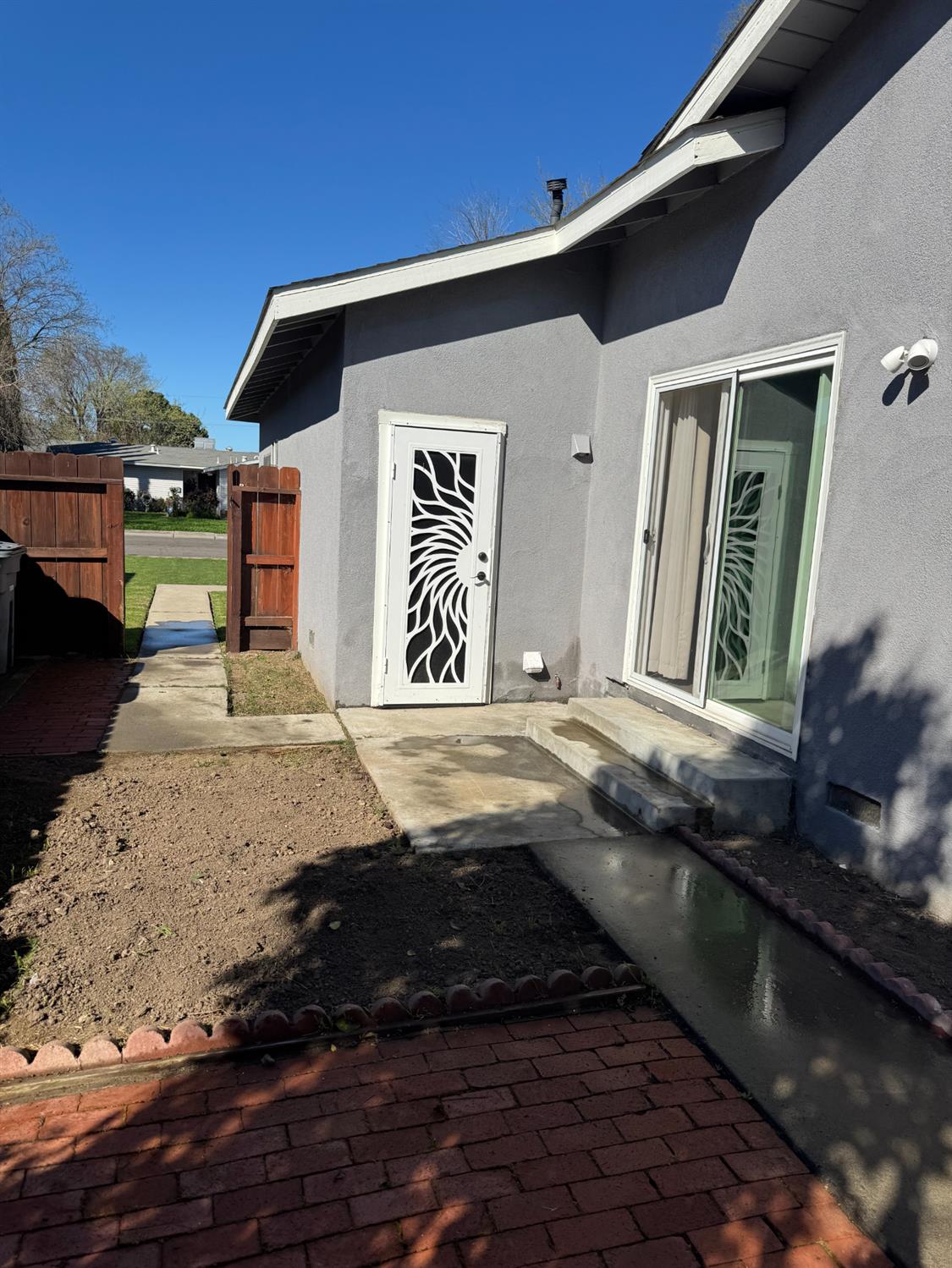 224 N Santa Ana St, Los Banos, CA 93635