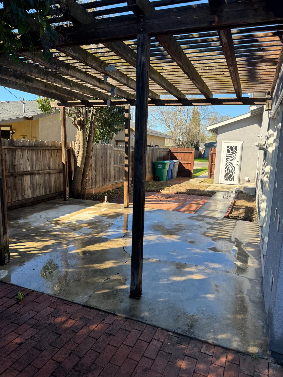 224 N Santa Ana St, Los Banos, CA 93635