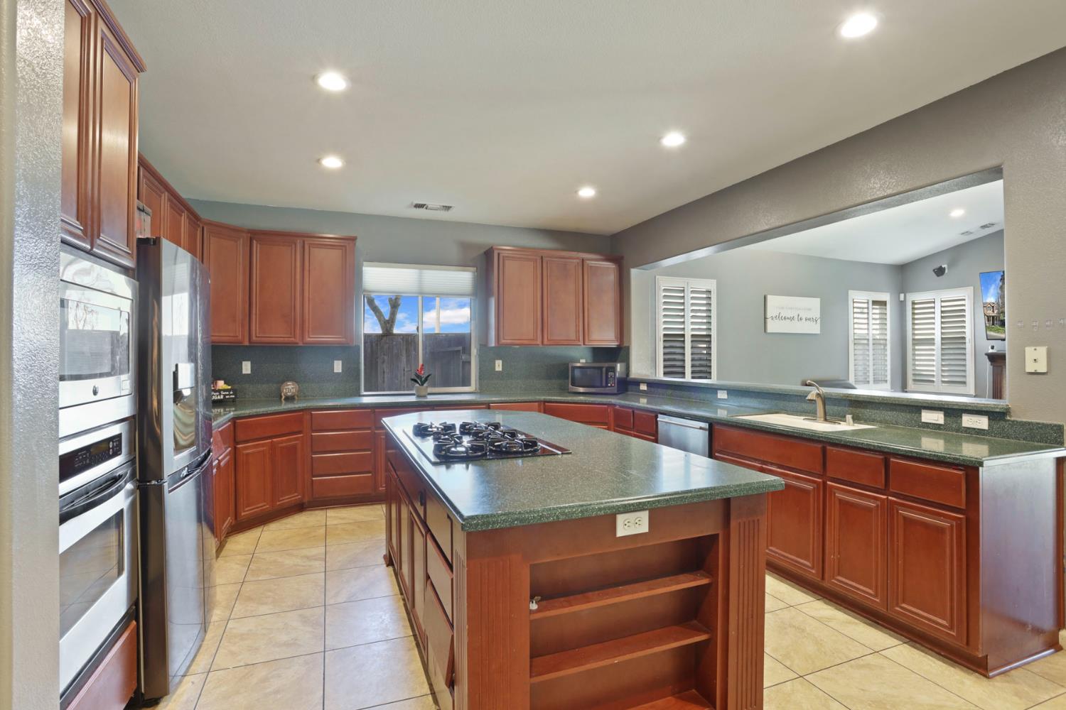 4666 Treasure Ct, Turlock, CA 95382