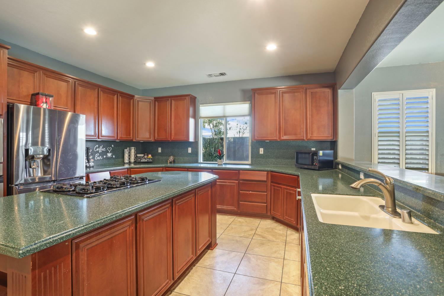 4666 Treasure Ct, Turlock, CA 95382