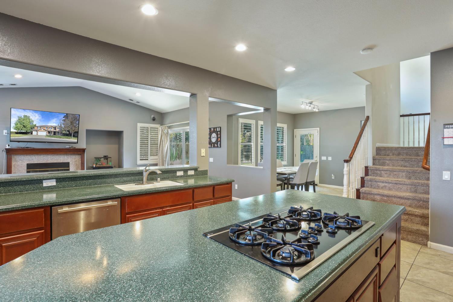 4666 Treasure Ct, Turlock, CA 95382