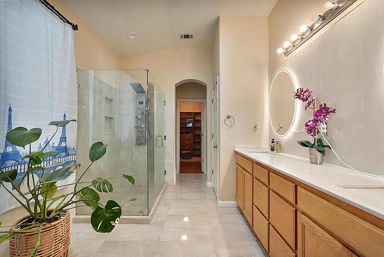 1051 Heartland Dr, Manteca, CA 95337