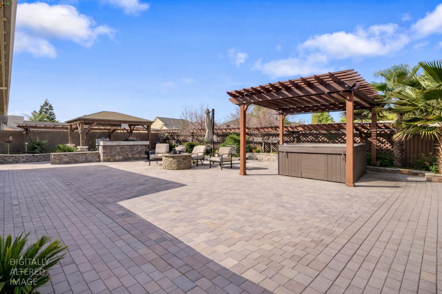 1051 Heartland Dr, Manteca, CA 95337