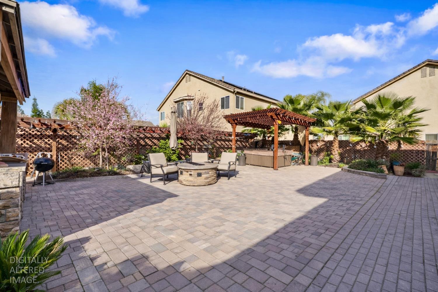 1051 Heartland Dr, Manteca, CA 95337