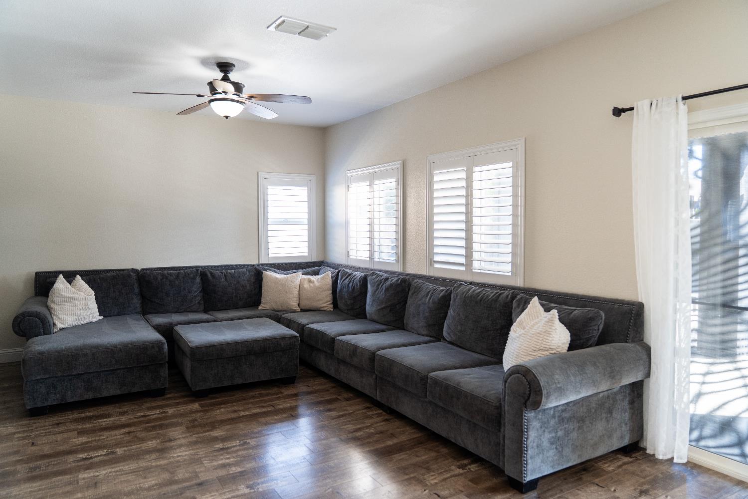 6904 N Melody Ct, Hughson, CA 95326