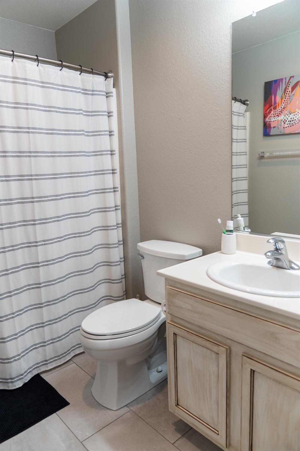 6904 N Melody Ct, Hughson, CA 95326