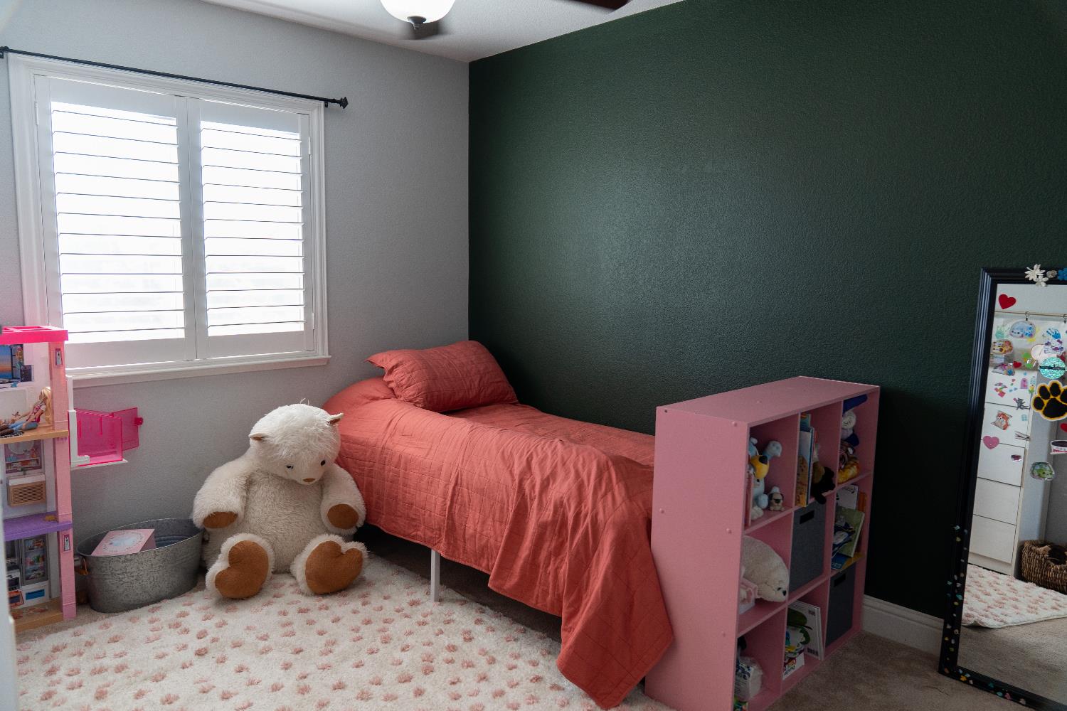 6904 N Melody Ct, Hughson, CA 95326