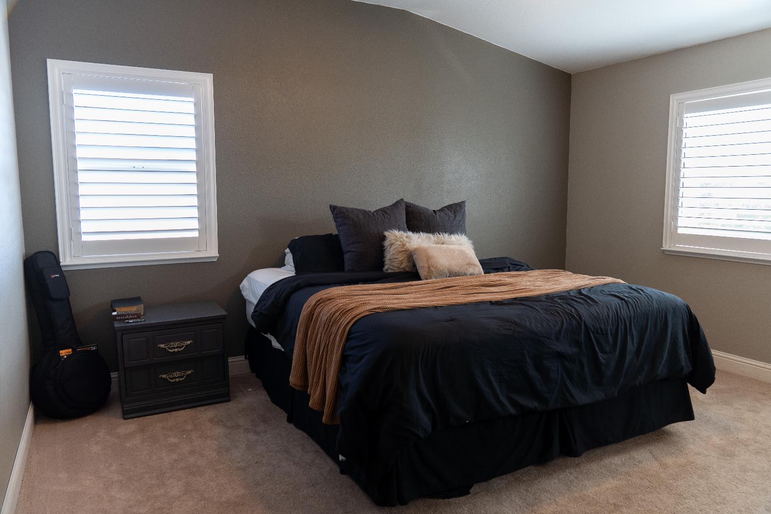 6904 N Melody Ct, Hughson, CA 95326