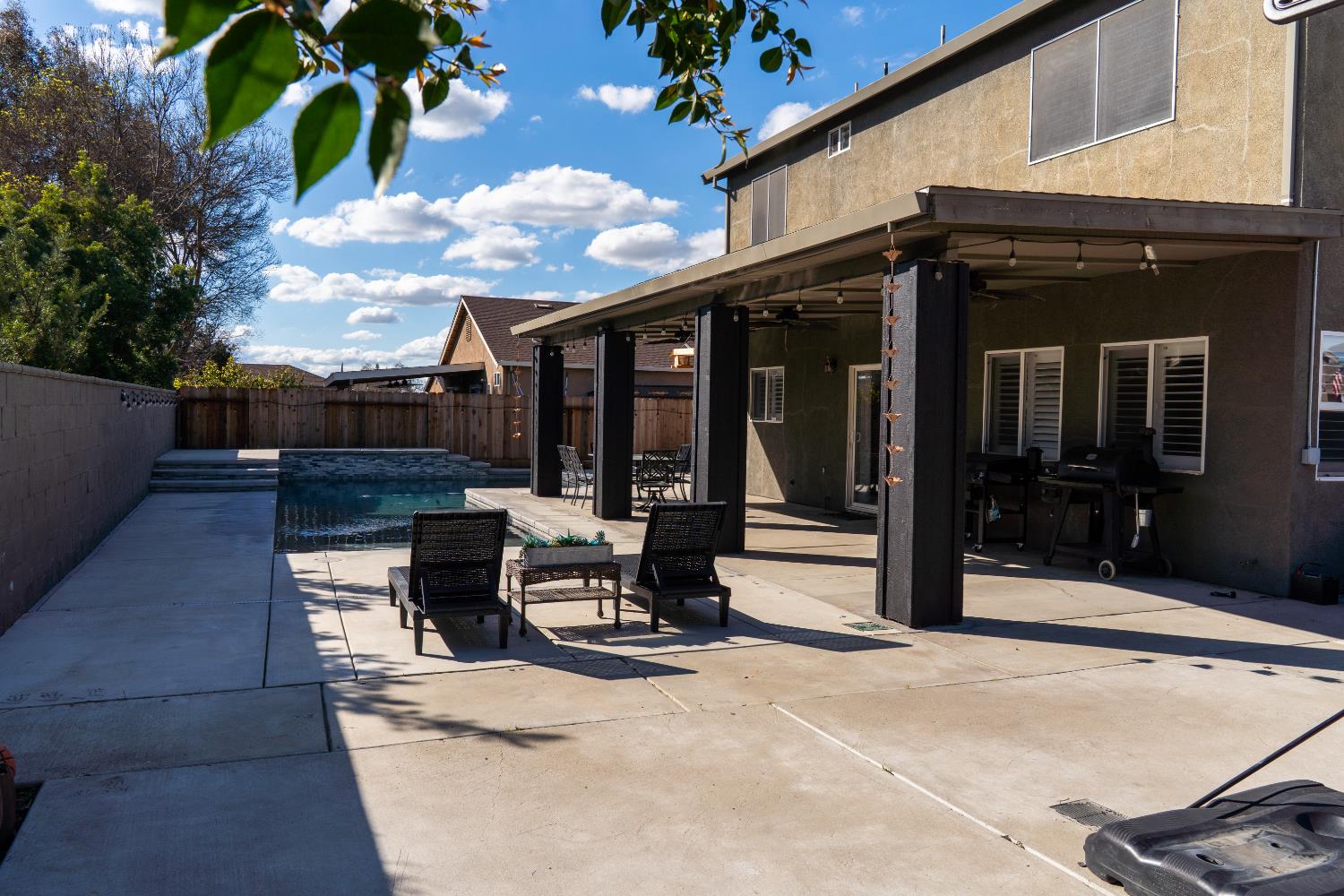 6904 N Melody Ct, Hughson, CA 95326