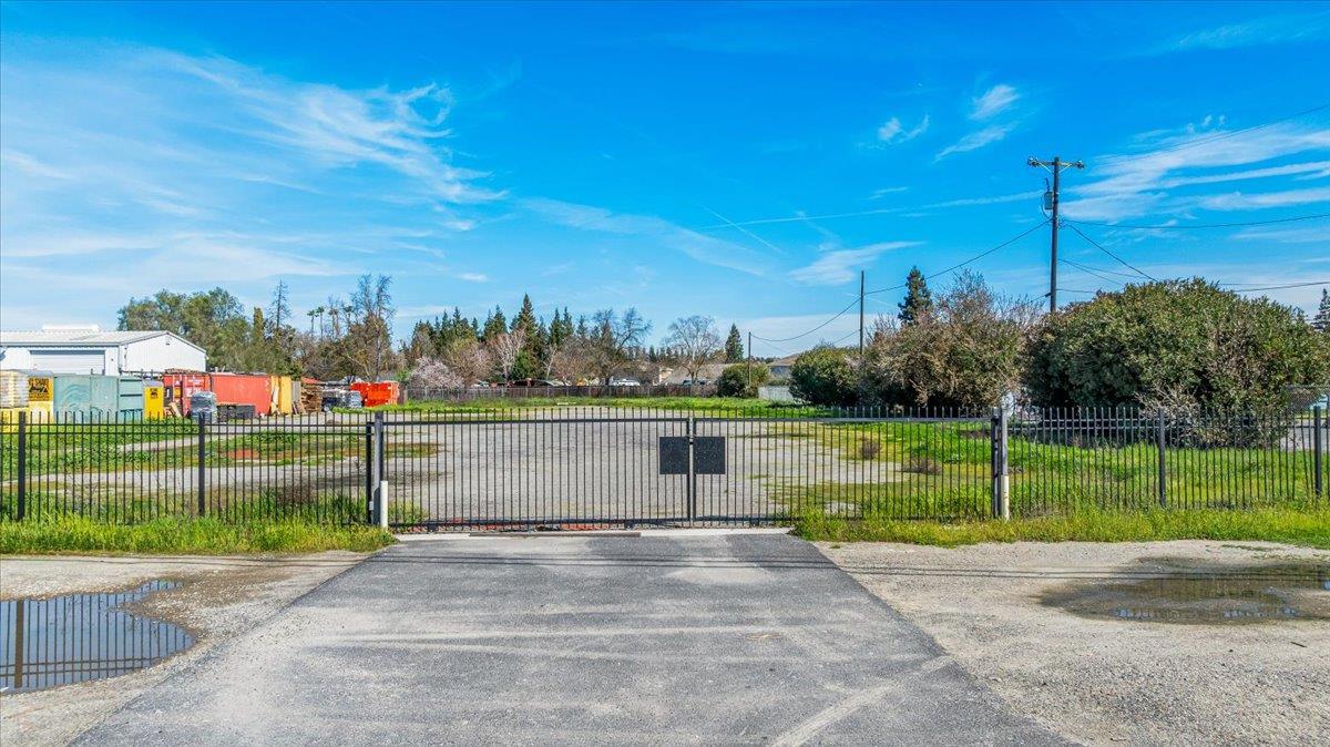 341 S PARALLEL Ave, Ripon, CA 95366