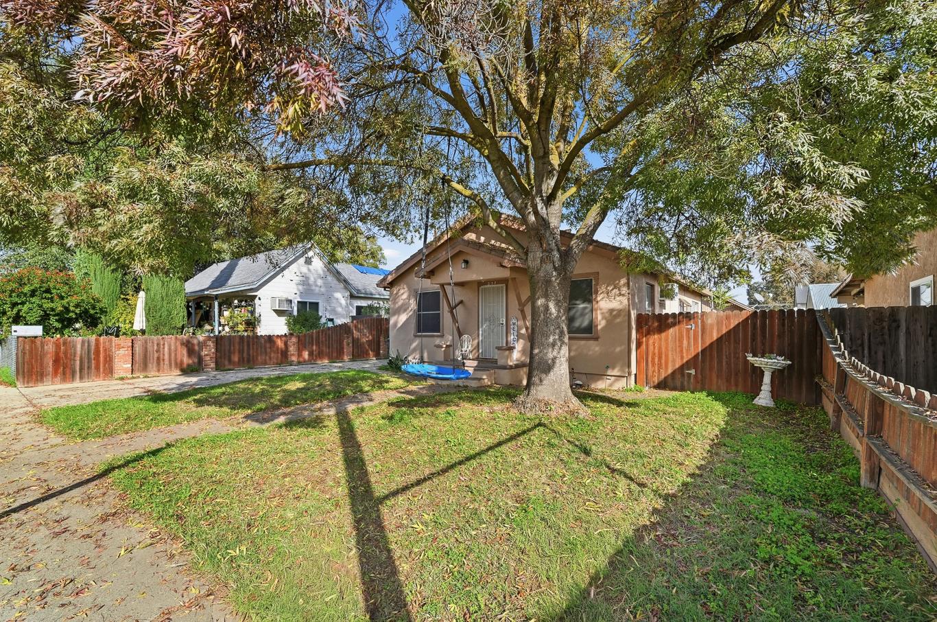 237 Church Ave, Oakdale, CA 95361