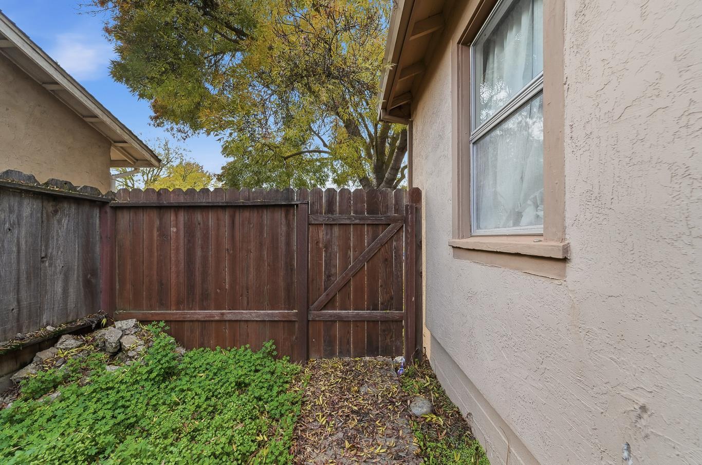 237 Church Ave, Oakdale, CA 95361