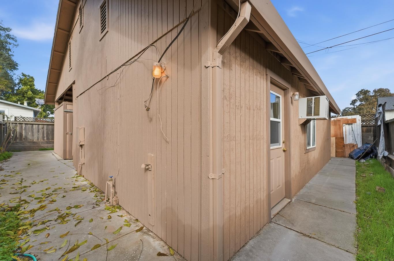 237 Church Ave, Oakdale, CA 95361