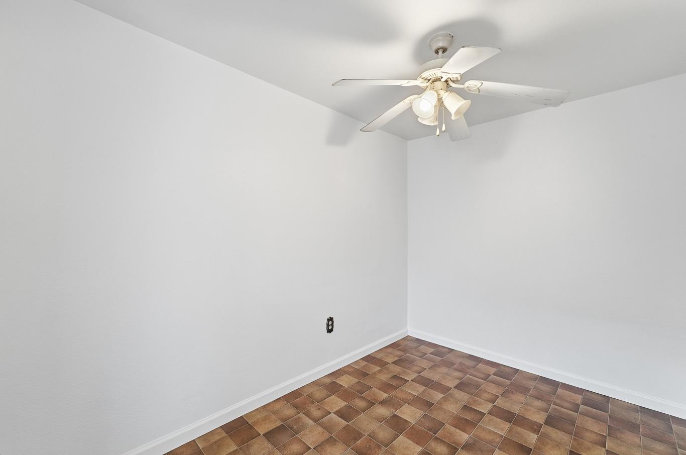 237 Church Ave, Oakdale, CA 95361