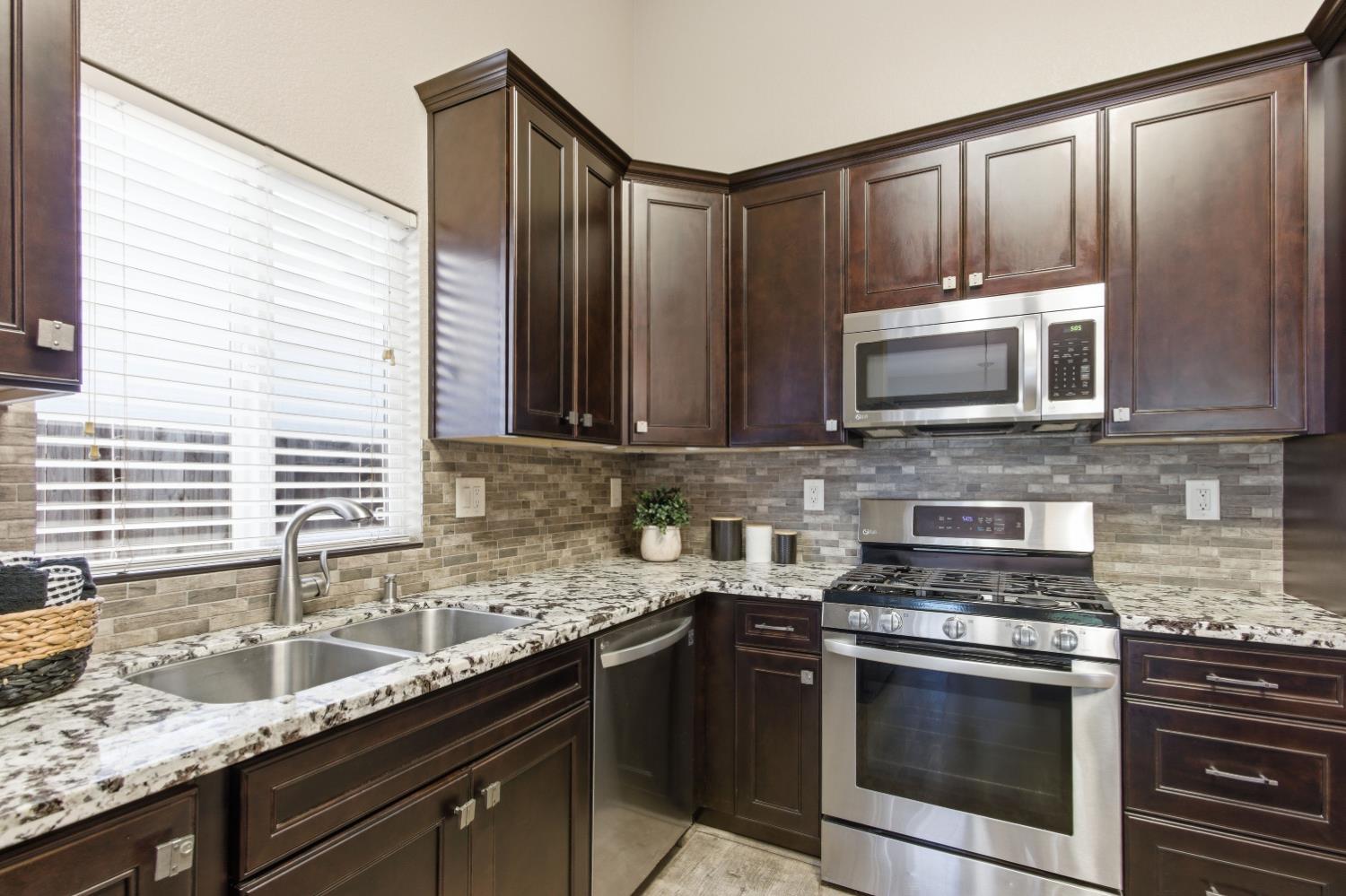 2089 Patriotic Dr, Atwater, CA 95301