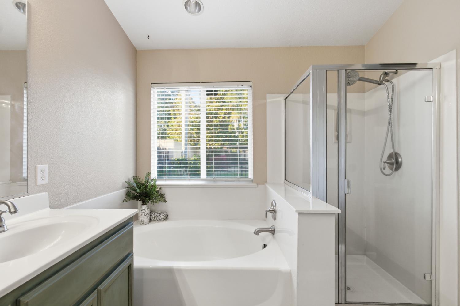 2089 Patriotic Dr, Atwater, CA 95301