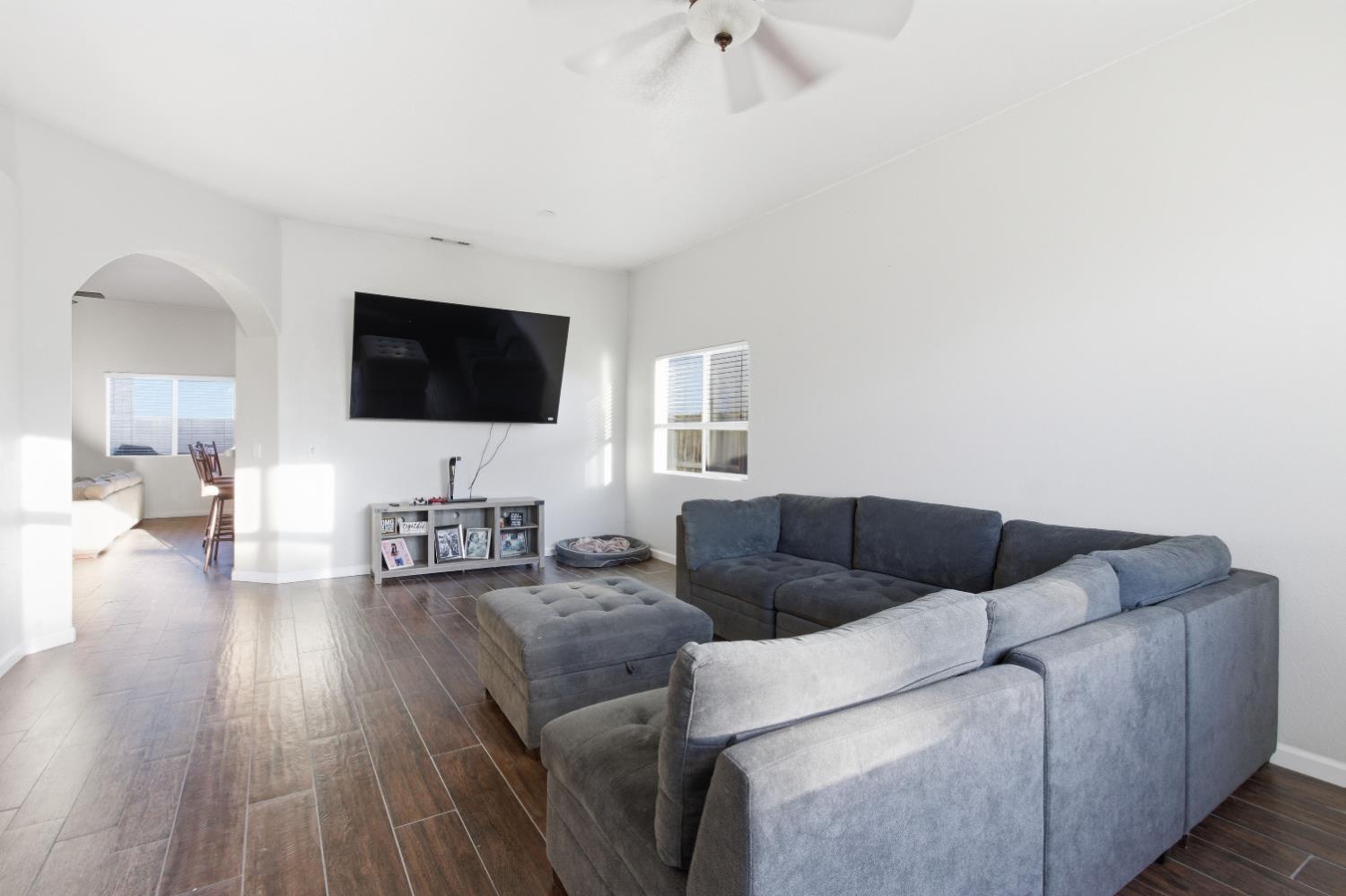 21688 Hanlon Ave, Dos Palos, CA 93620