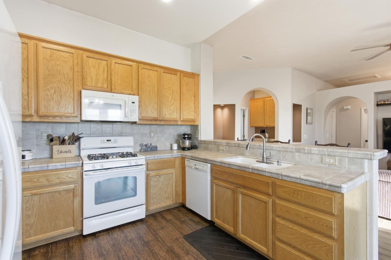 21688 Hanlon Ave, Dos Palos, CA 93620