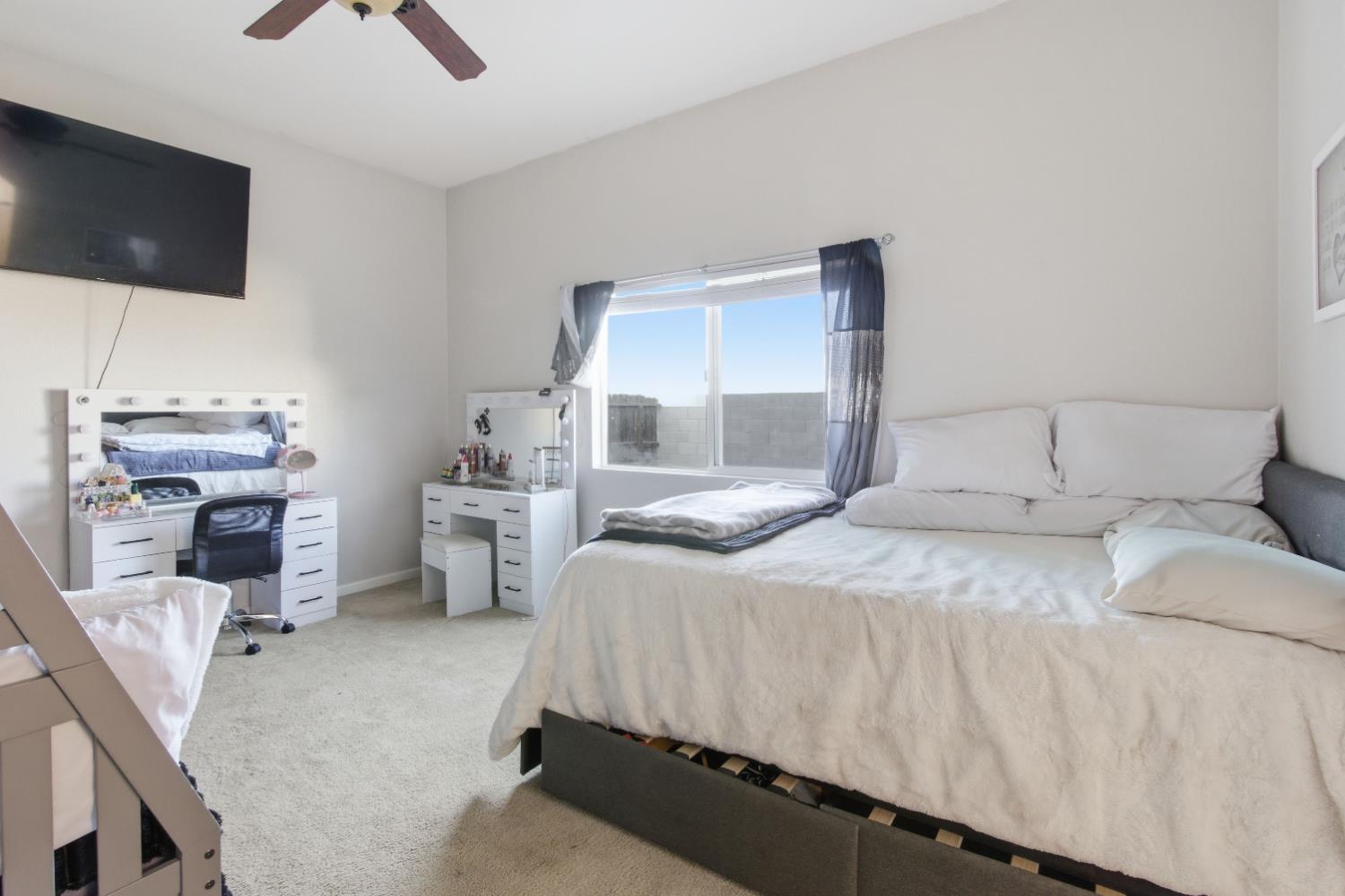 21688 Hanlon Ave, Dos Palos, CA 93620