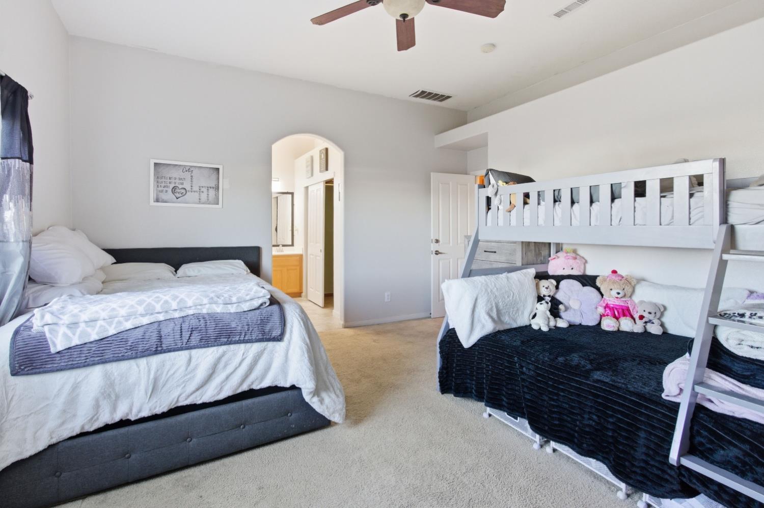 21688 Hanlon Ave, Dos Palos, CA 93620