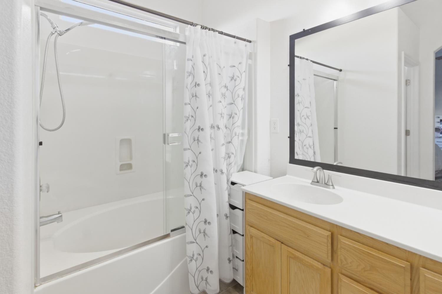 21688 Hanlon Ave, Dos Palos, CA 93620