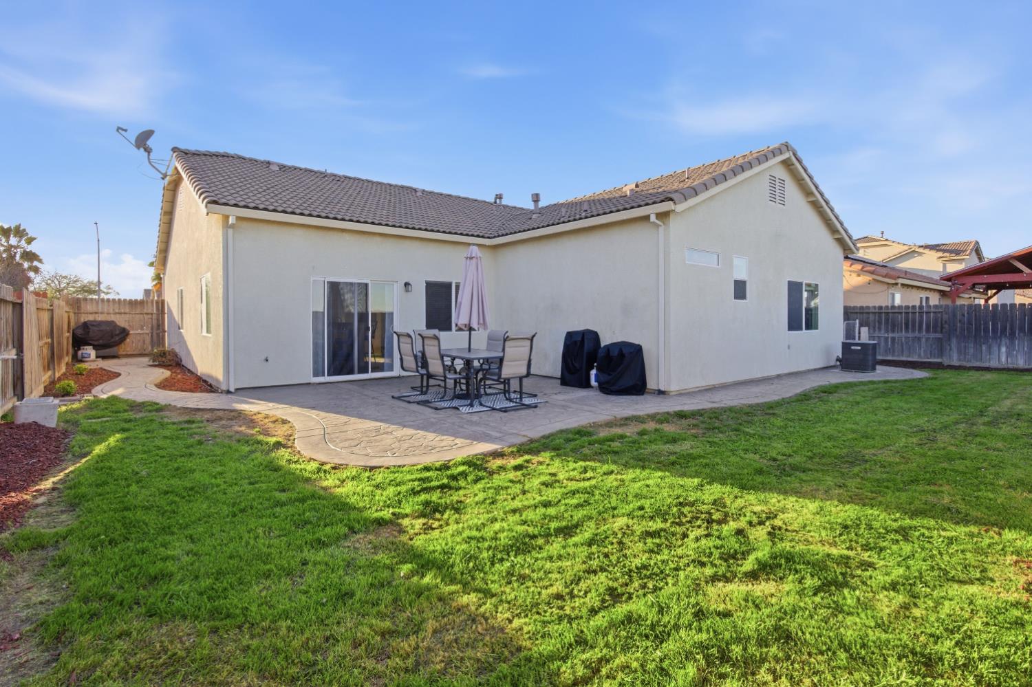 21688 Hanlon Ave, Dos Palos, CA 93620