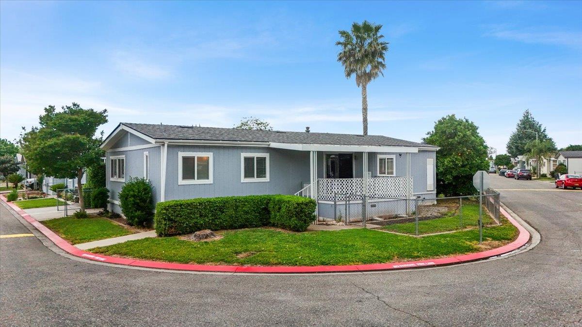 5901 Newbrook Cir #117, Riverbank, CA 95367