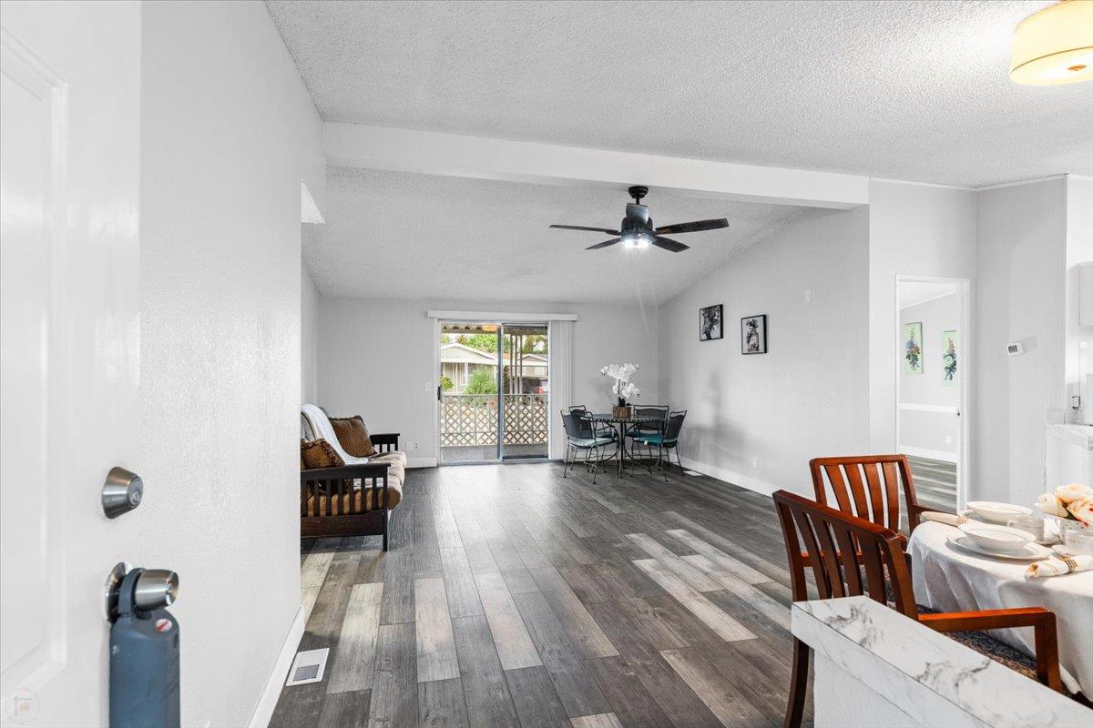 5901 Newbrook Cir #117, Riverbank, CA 95367