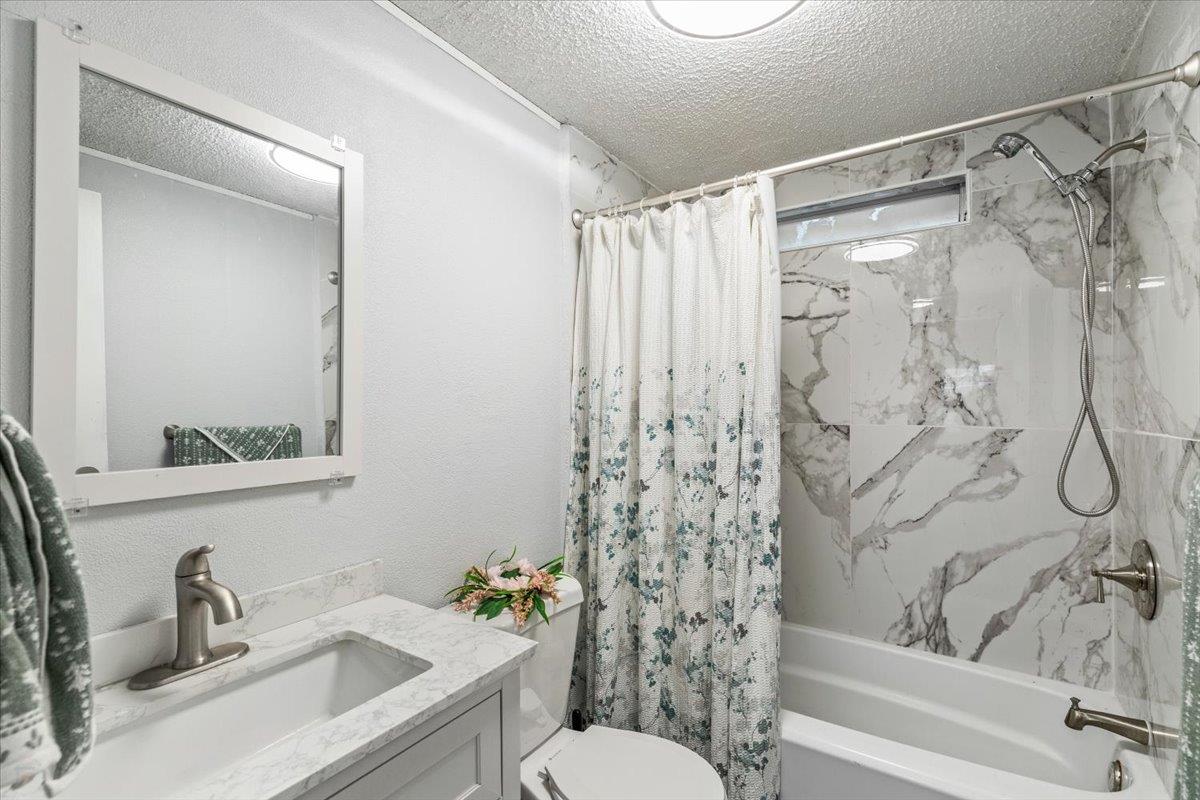 5901 Newbrook Cir #117, Riverbank, CA 95367