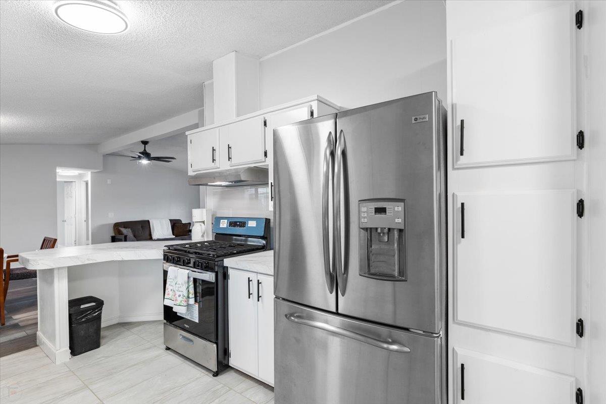 5901 Newbrook Cir #117, Riverbank, CA 95367