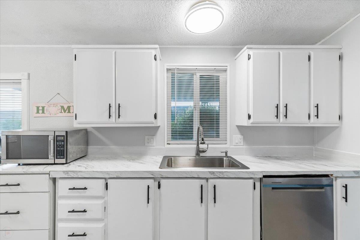 5901 Newbrook Cir #117, Riverbank, CA 95367