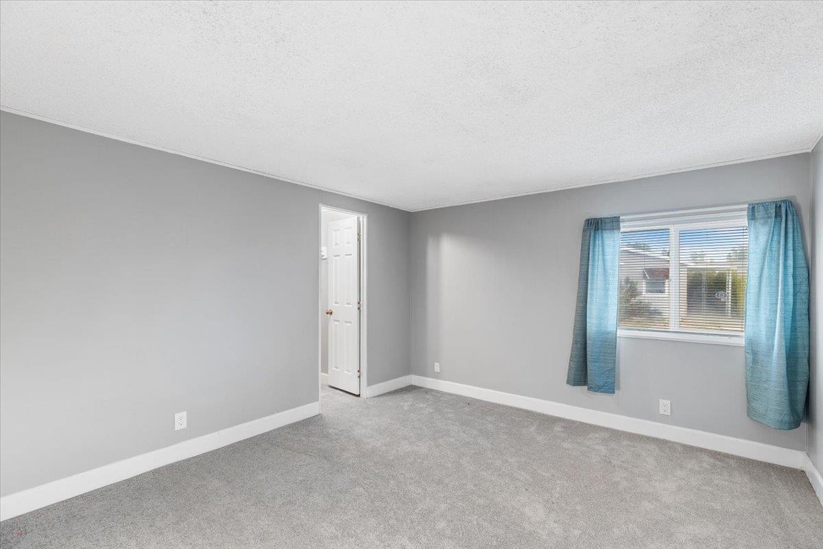 5901 Newbrook Cir #117, Riverbank, CA 95367