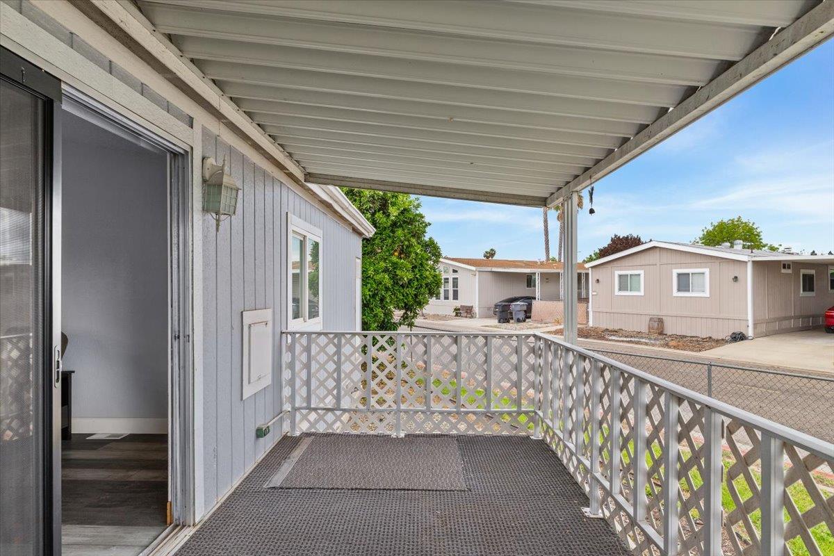 5901 Newbrook Cir #117, Riverbank, CA 95367