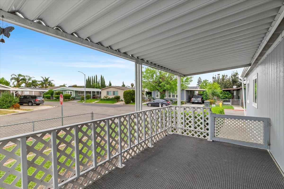 5901 Newbrook Cir #117, Riverbank, CA 95367