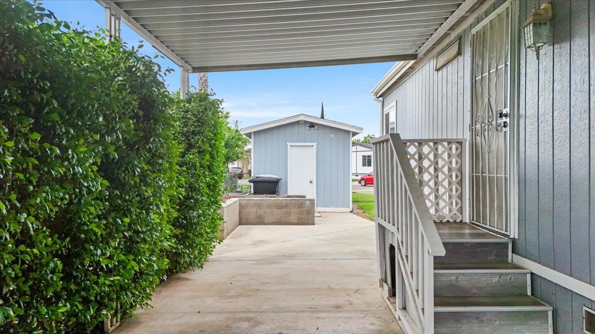 5901 Newbrook Cir #117, Riverbank, CA 95367