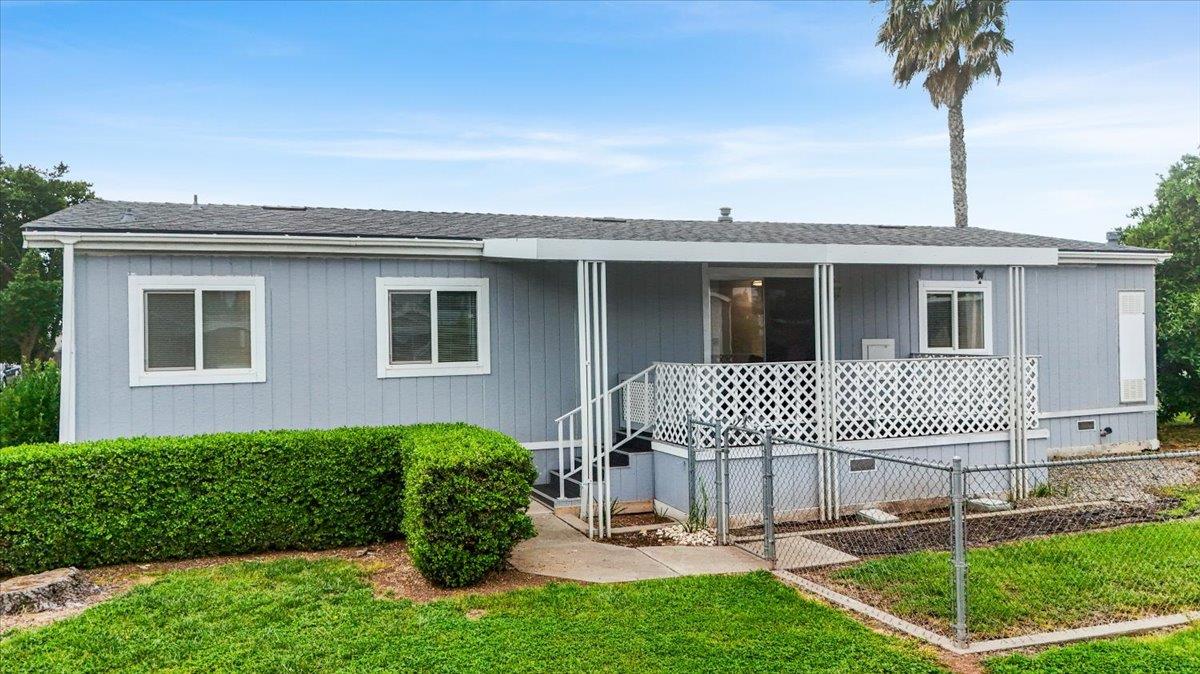 5901 Newbrook Cir #117, Riverbank, CA 95367