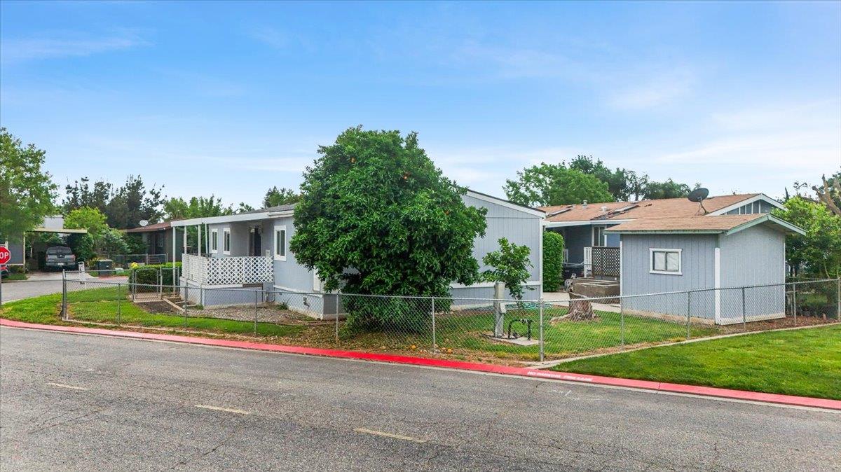 5901 Newbrook Cir #117, Riverbank, CA 95367