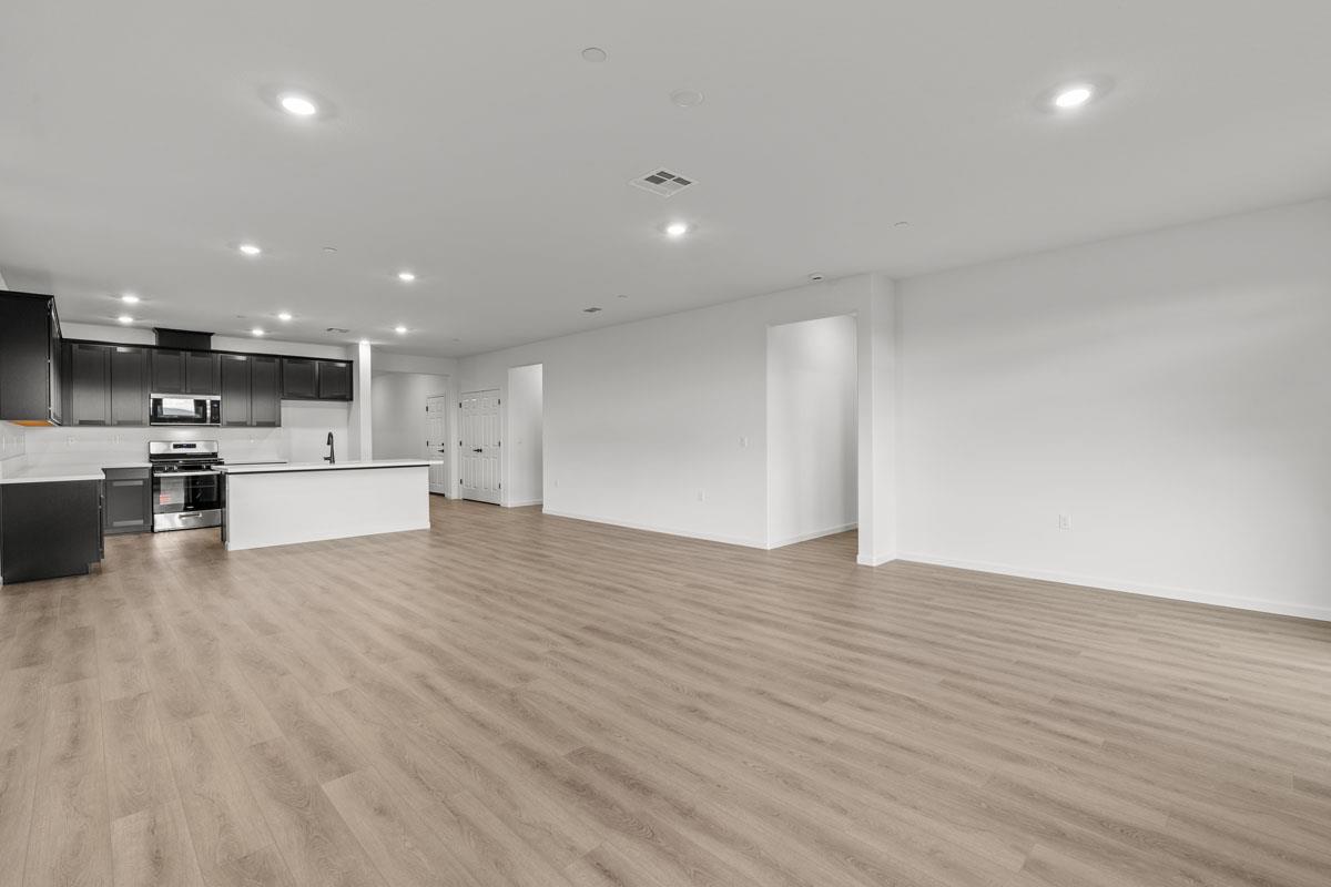 909 Zennor Pl, Patterson, CA 95363